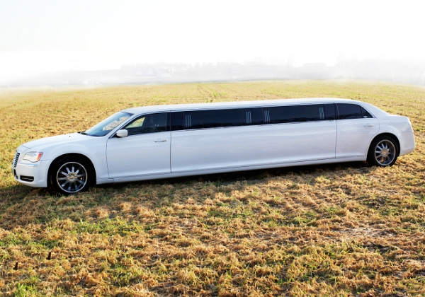 Chrysler Stretchlimousine zur Hochzeit mieten.