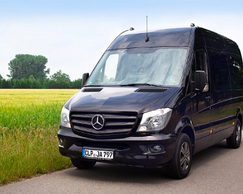 Partybusservice. Party feiern unterwegs in Niedersachsen. Bei www.super-limo.de Limousinen- und Partybusservice bekommen Sie die beste Möglichkeit entspannt und sorglos Ihre Feier unterwegs zu feiern.